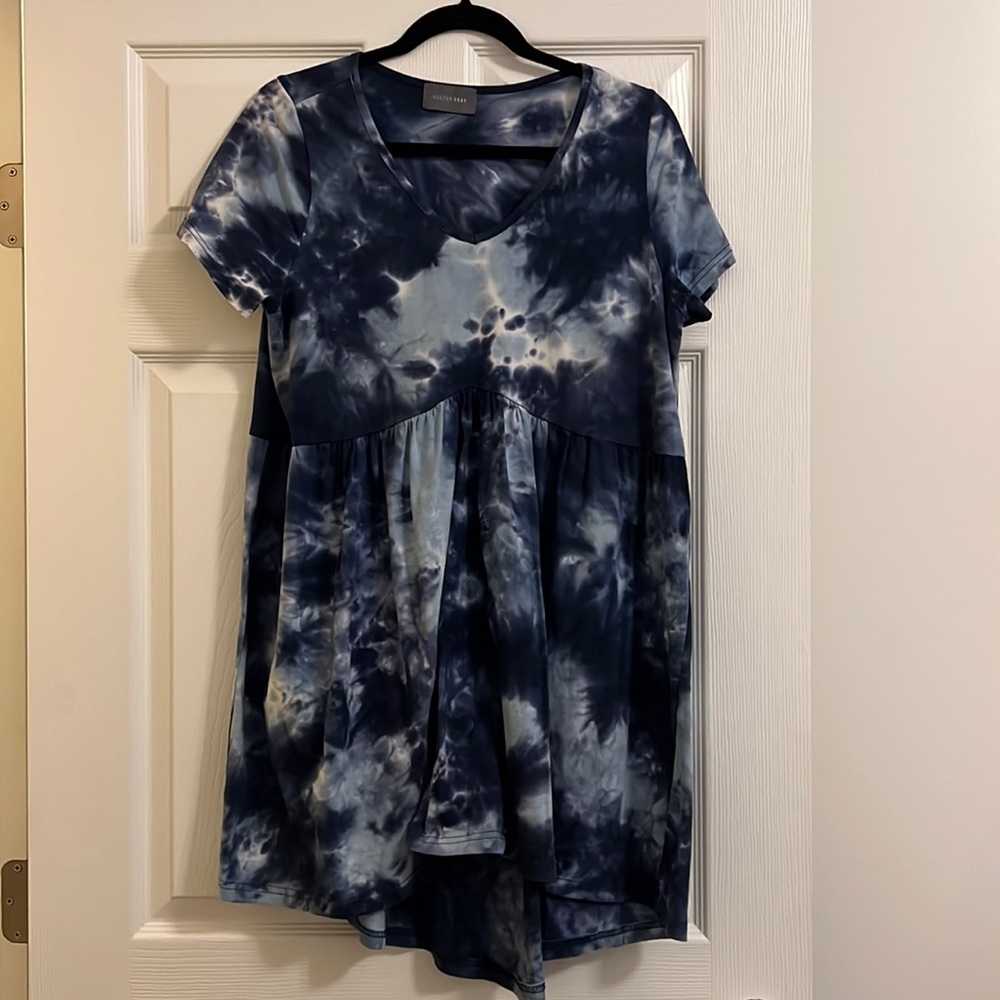 Blue tie dye short sleeve mini dress. Hudson Gray brand. Size M
